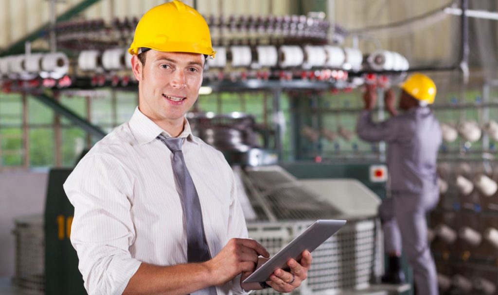 Можно ли принять специалиста по охране труда по совместительству?